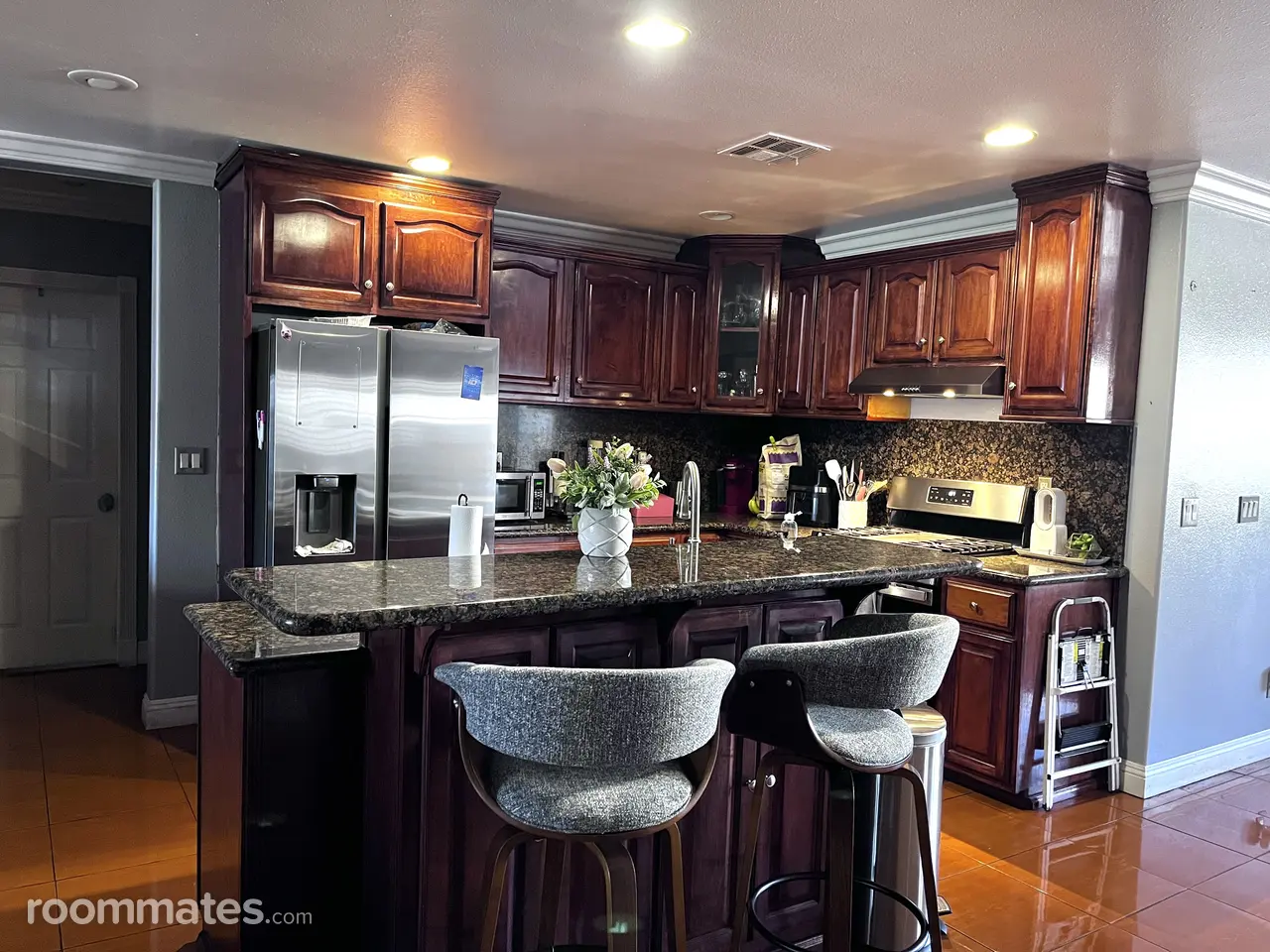 Profile photo 8 of 12