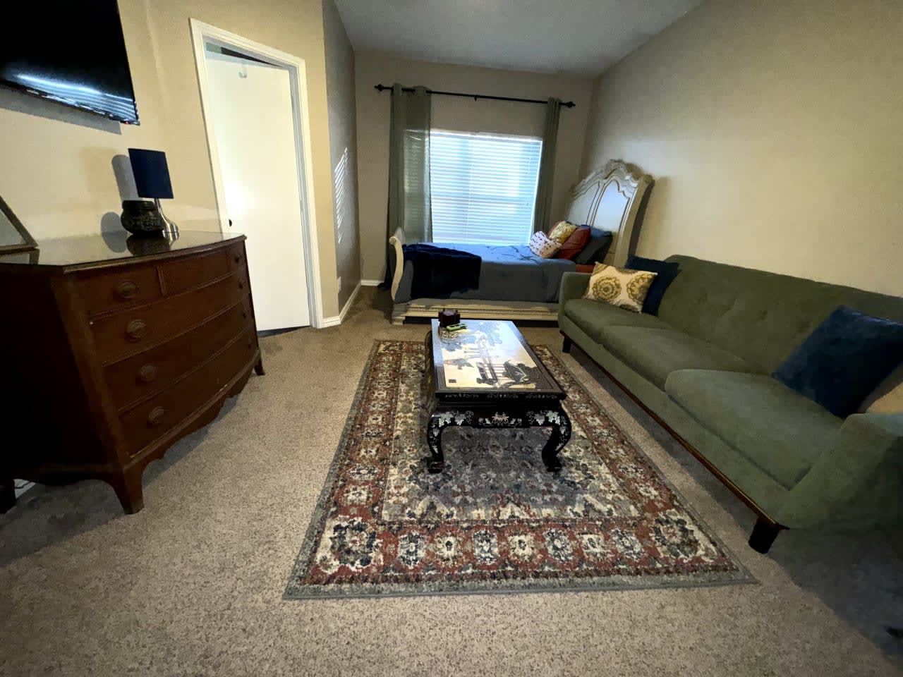 Profile photo 9 of 10