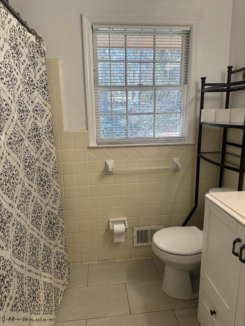 Profile photo 16 of 17