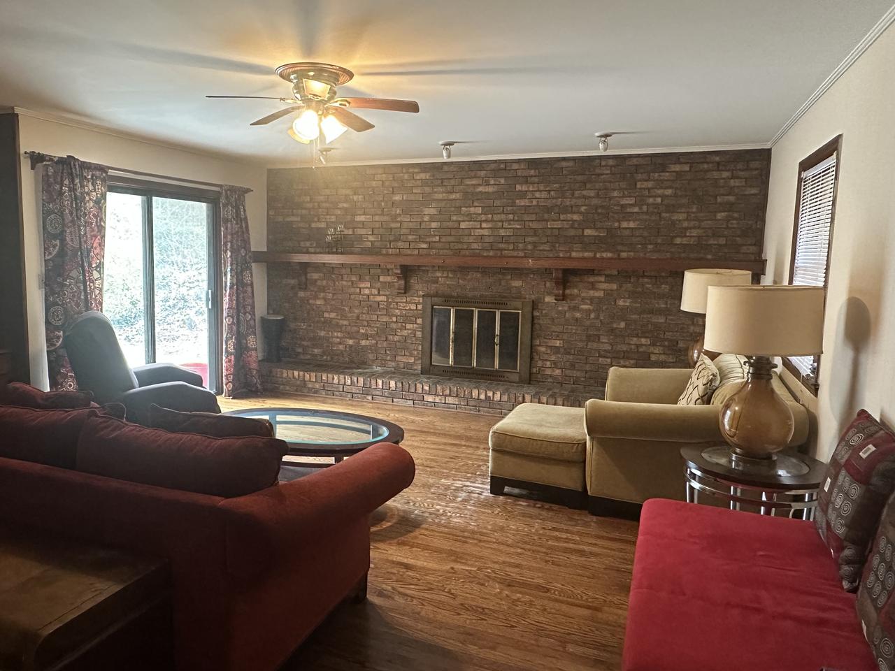 Profile photo 4 of 17