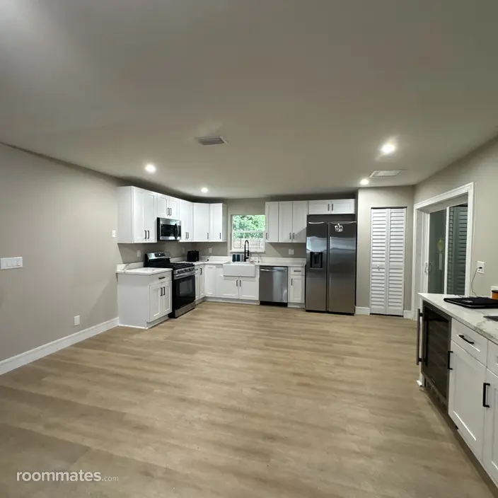 Room for rent in Lake Worth, FL $1100, house