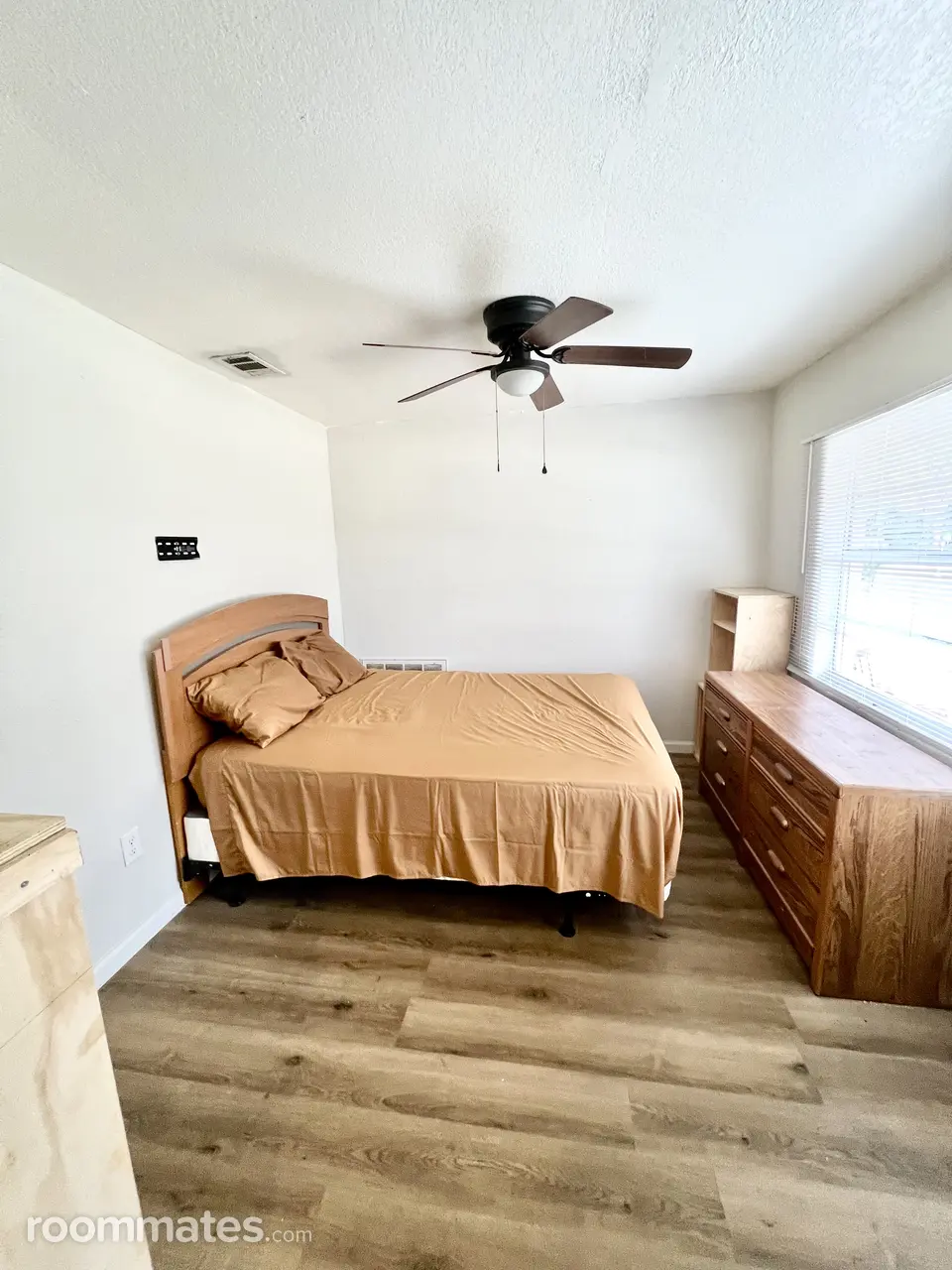 Profile photo 1 of 10