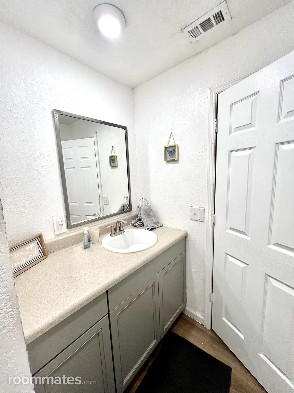 Profile photo 7 of 10