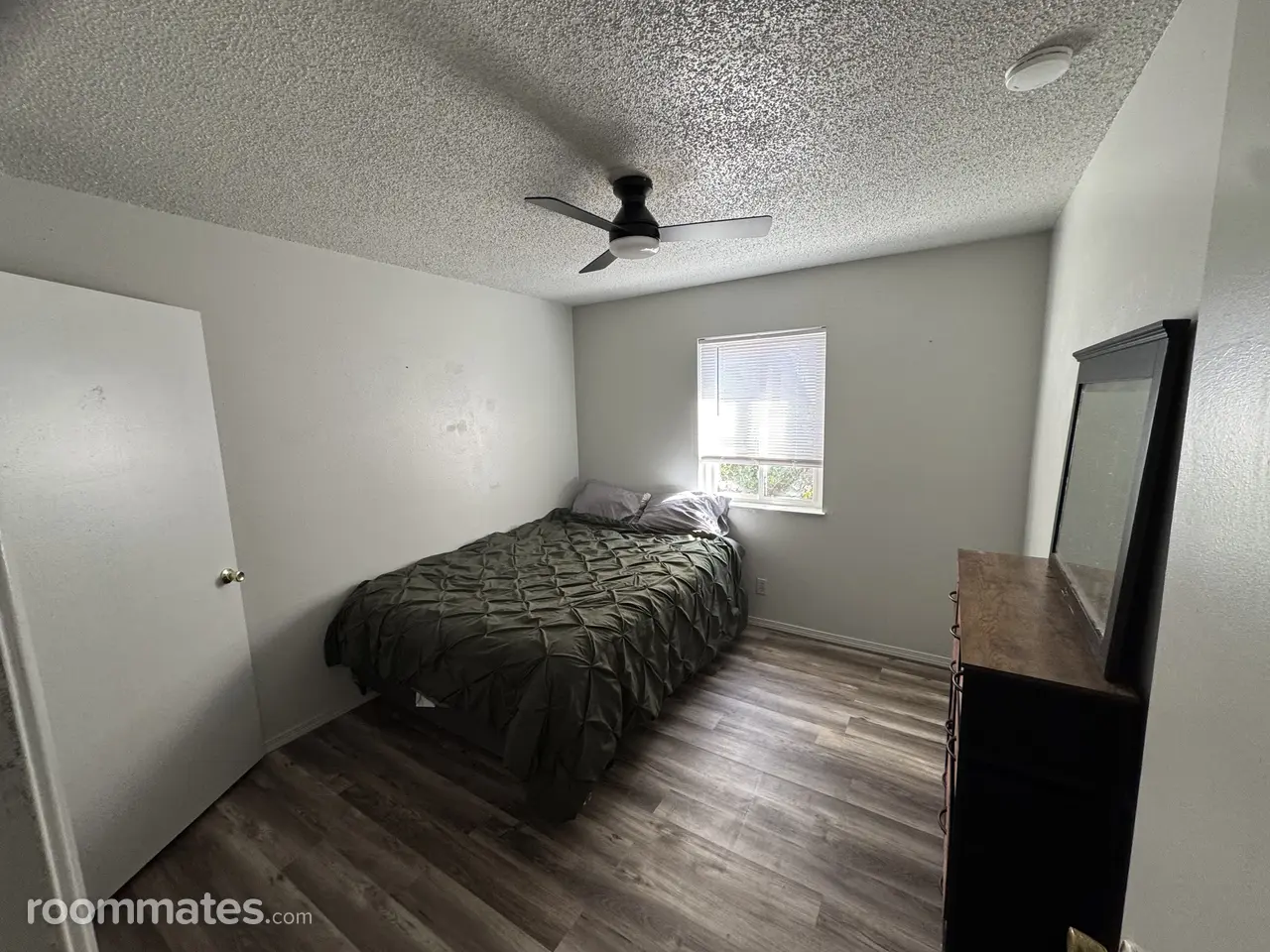 Profile photo 5 of 6