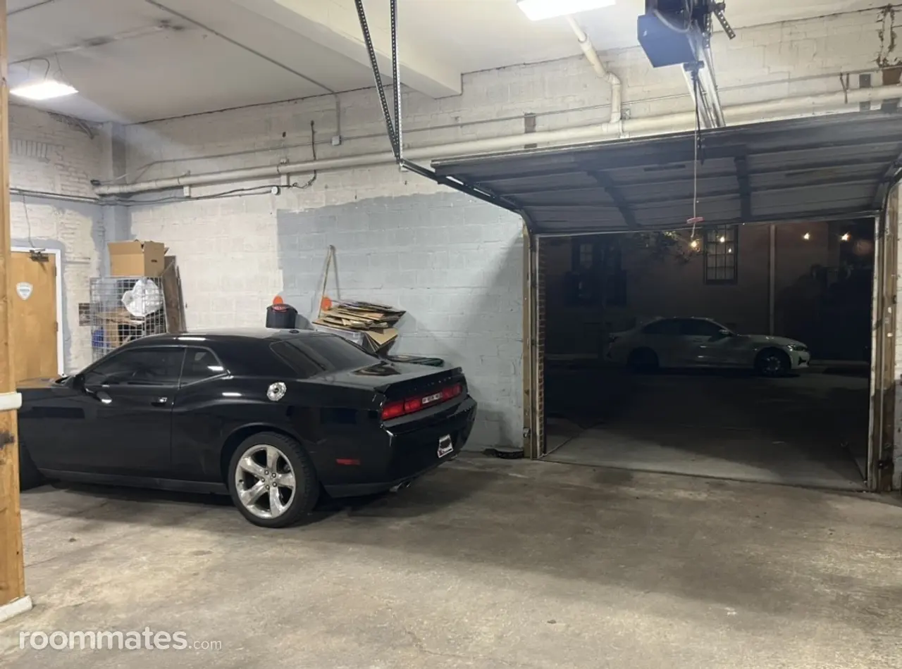 Profile photo 8 of 10