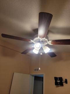 Room for rent in Riverside, CA $600, house