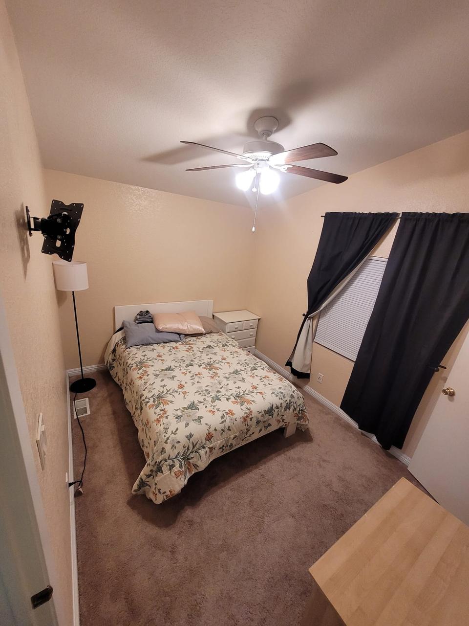 Profile photo 7 of 11