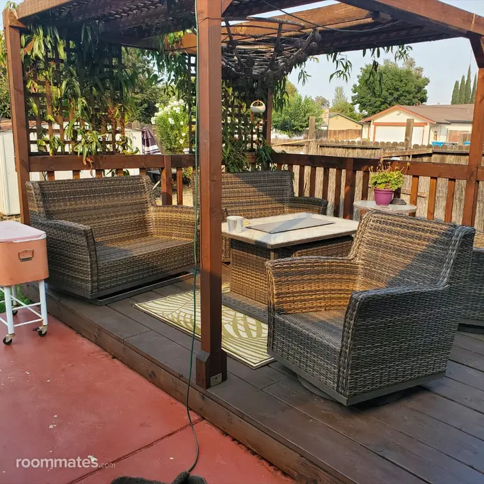 Room for rent in Vacaville, CA $1100, house
