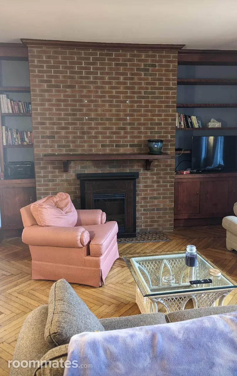 Profile photo 6 of 10