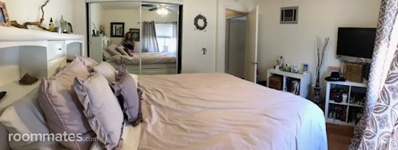 Profile photo 9 of 10