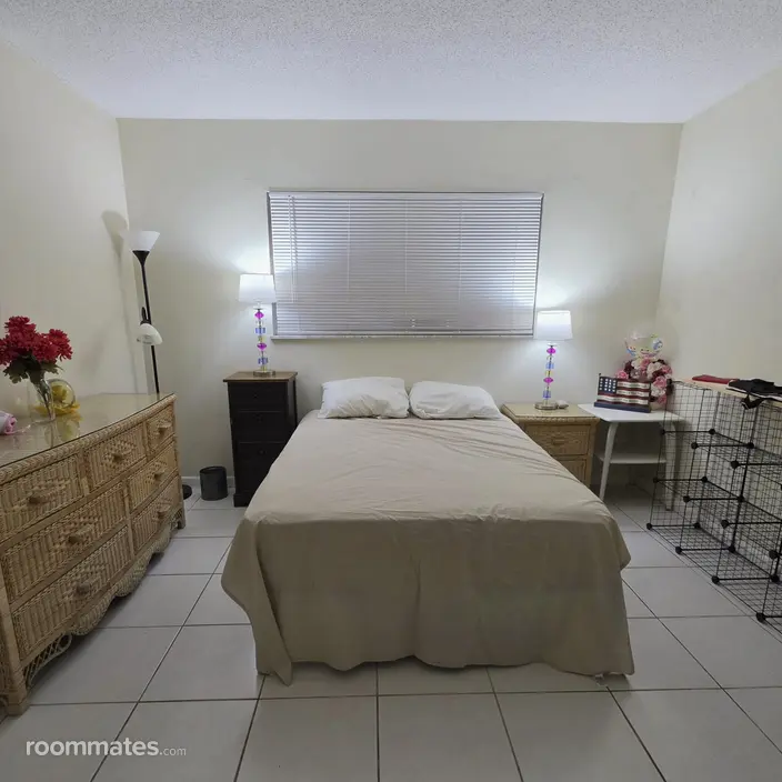 Room for rent in Hollywood, FL $750, apartment