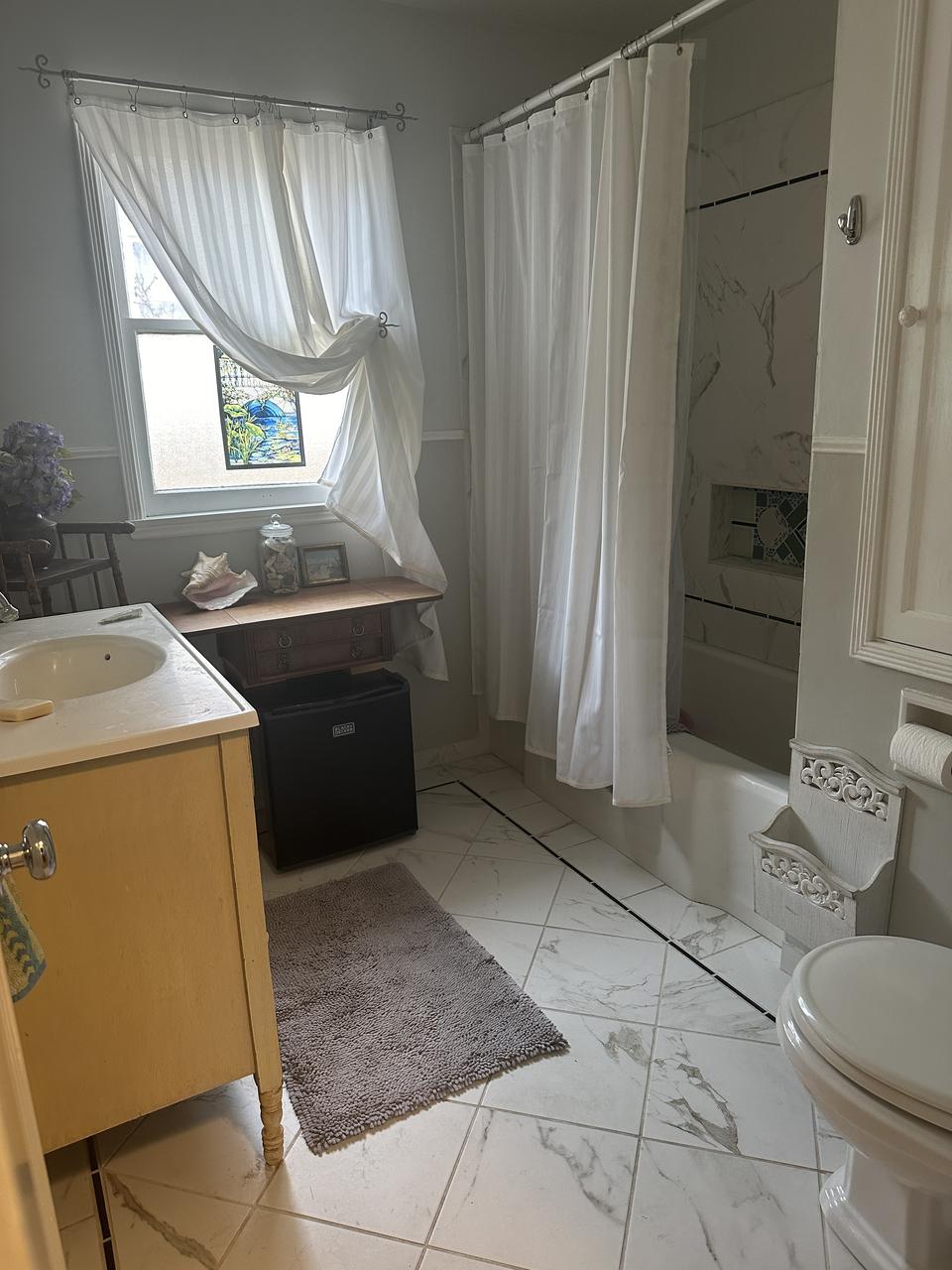 Profile photo 4 of 13