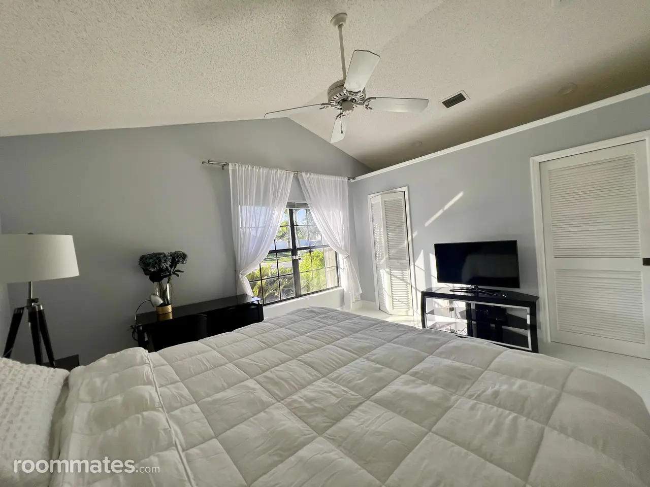 Profile photo 9 of 15