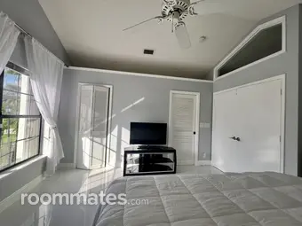 Room for rent in Boynton Beach, FL $1899, house