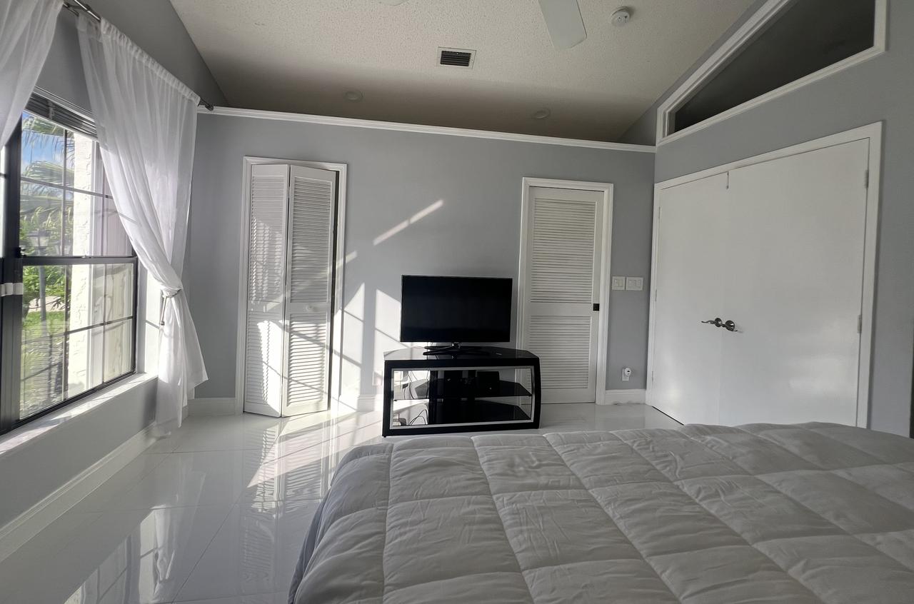 Profile photo 13 of 15