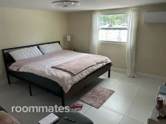 Room for rent in Melbourne, FL $1250, house
