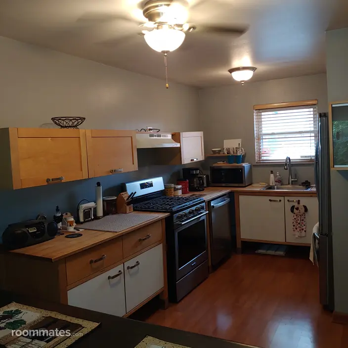 Room for rent in Waukesha, WI $1000, condo