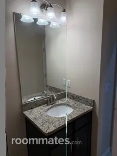 Room for rent in Tampa, FL $1000, townhouse