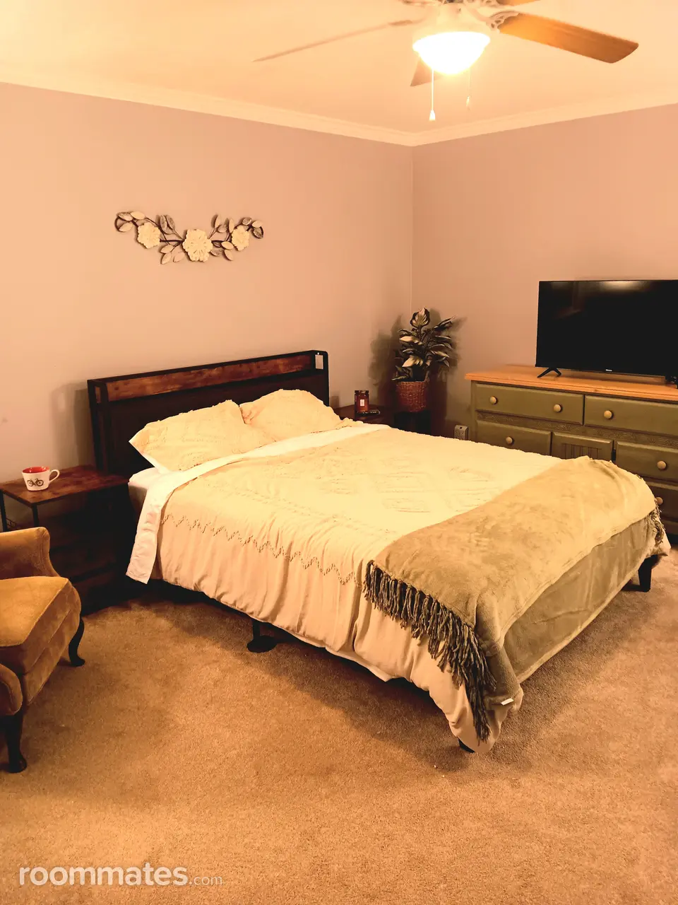 Profile photo 1 of 9