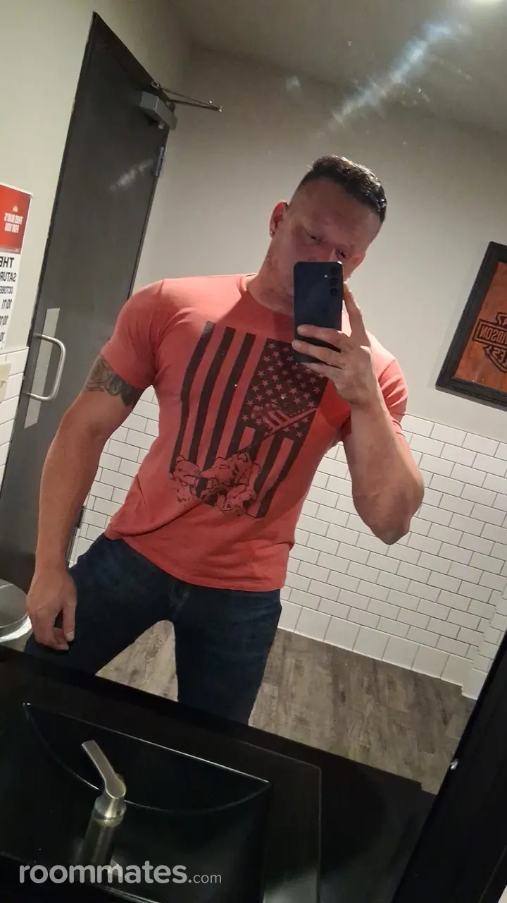 Profile photo 1 of 1