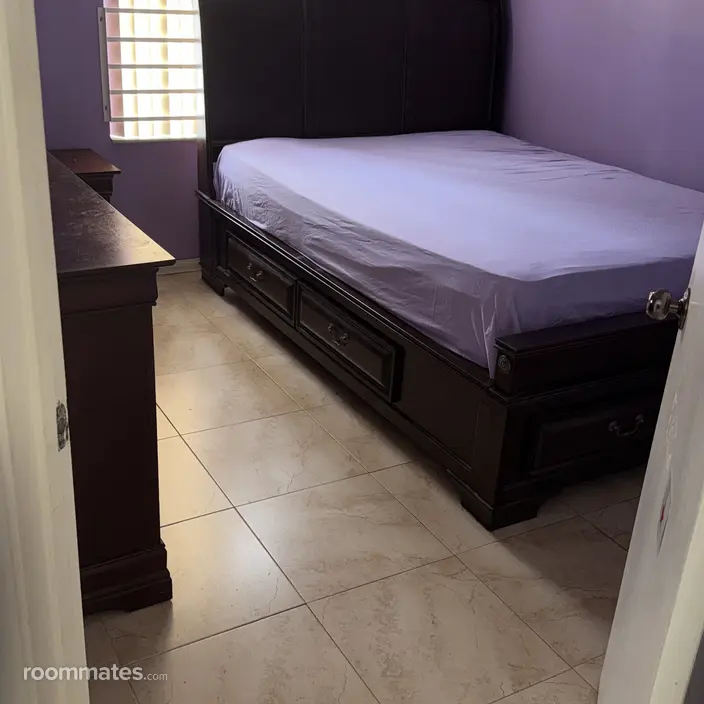 Room for rent in Tamarac, FL $950, house