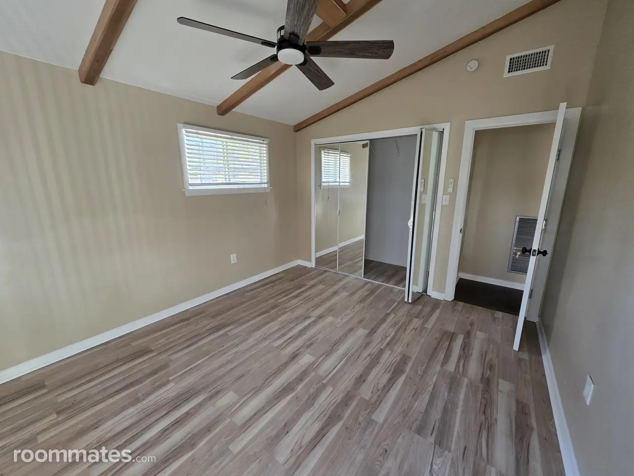 Profile photo 5 of 8