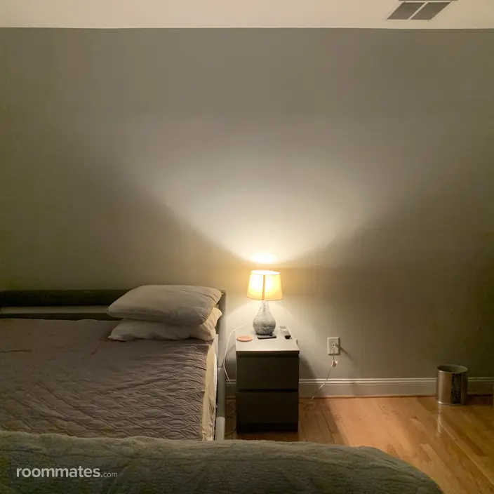 Room for rent in Baltimore, MD $1800, house