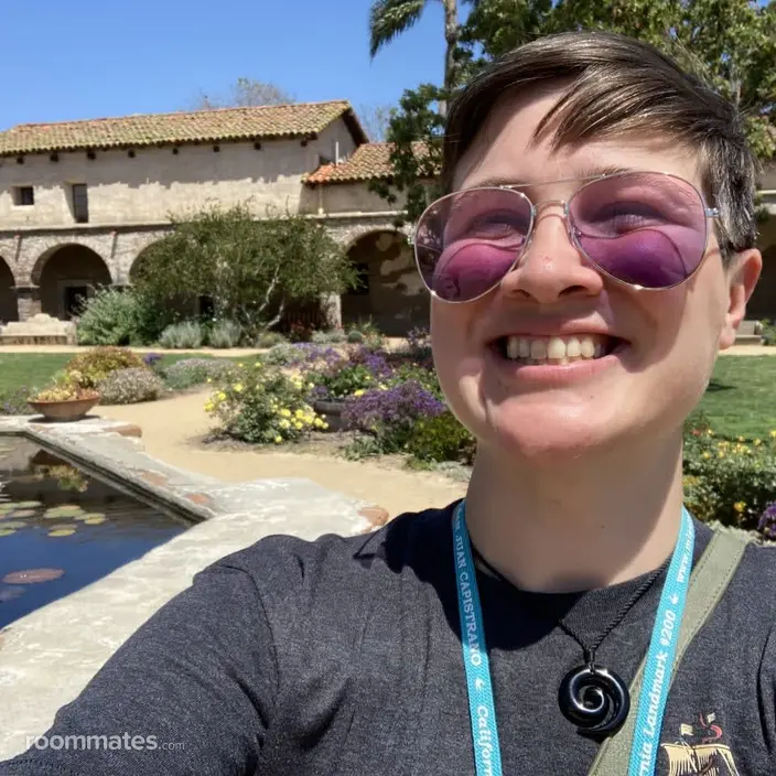 Roommate looking Newport Beach, CA, $1000