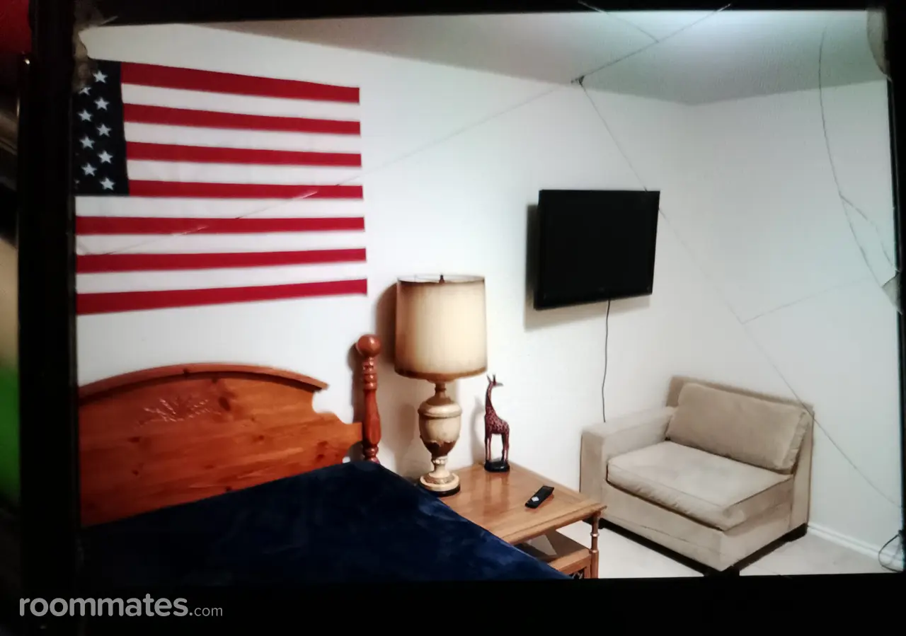 Profile photo 4 of 21