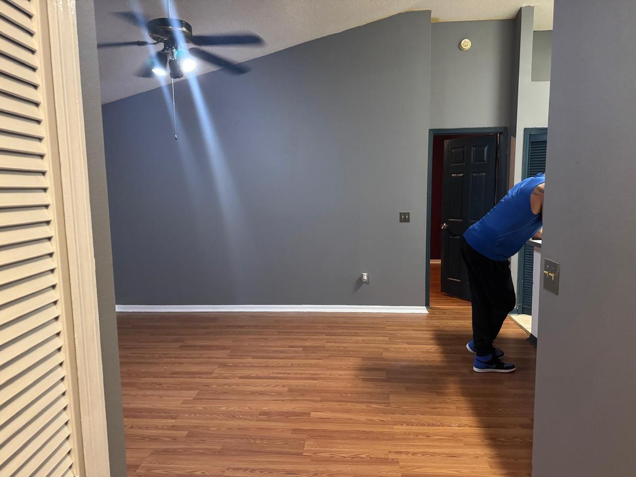 Profile photo 3 of 8