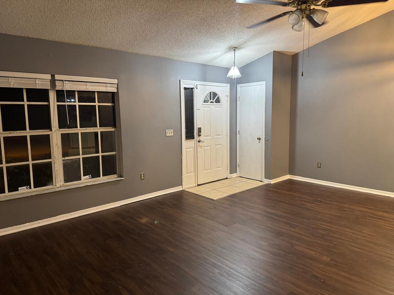 Profile photo 4 of 8