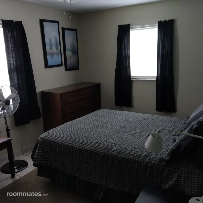 Room for rent in Tampa, FL $999, house