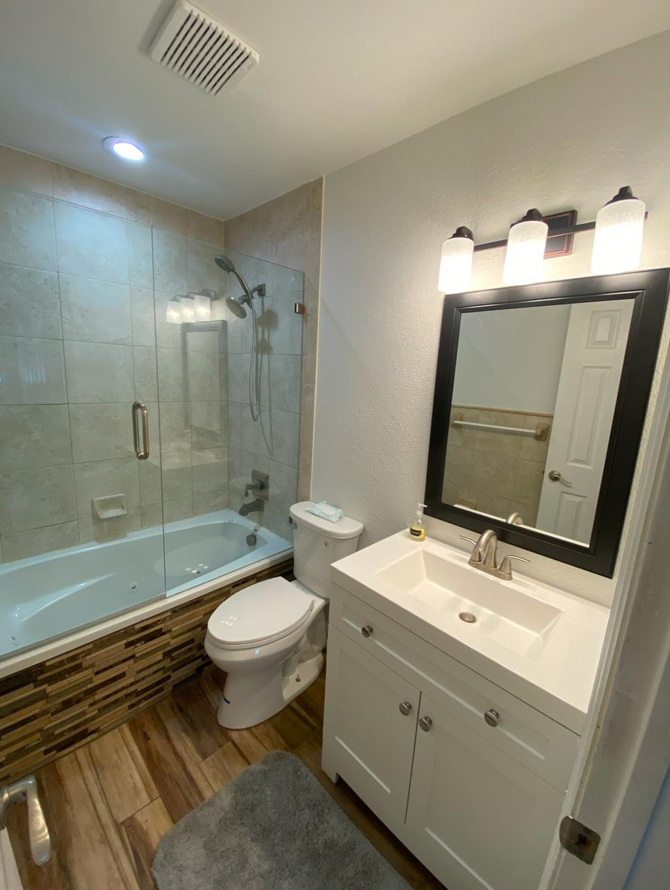 Profile photo 3 of 8