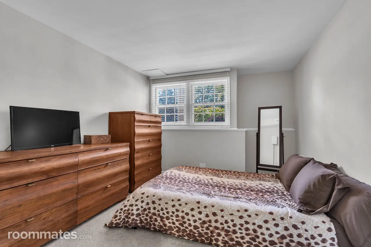 Profile photo 7 of 10