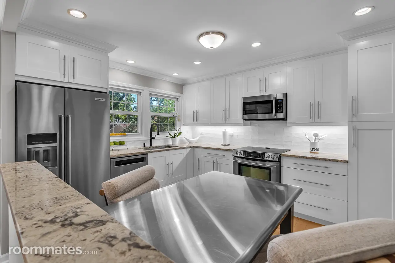 Profile photo 8 of 10