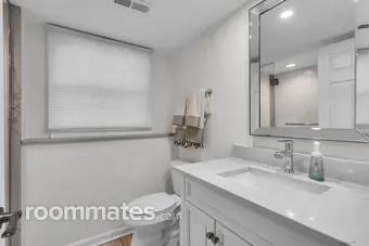 Room for rent in Buffalo Grove, IL $1500, house