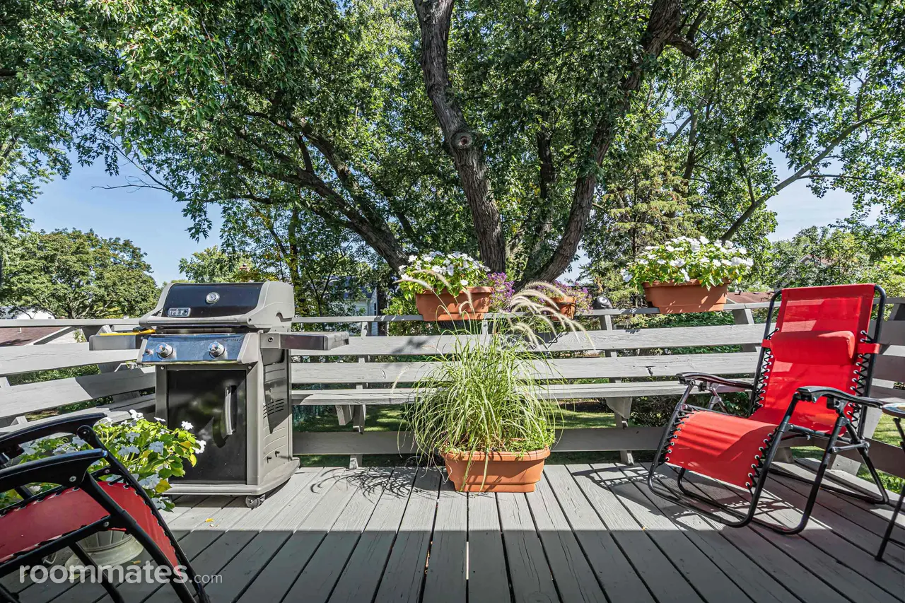 Profile photo 5 of 10