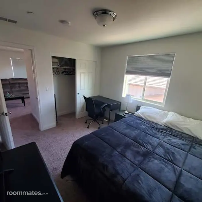 Room for rent in Manteca, CA $1100, house