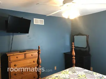 Room for rent in Lake Orion, MI $800, house