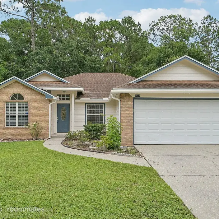 Room for rent in Jacksonville, FL $1000, house