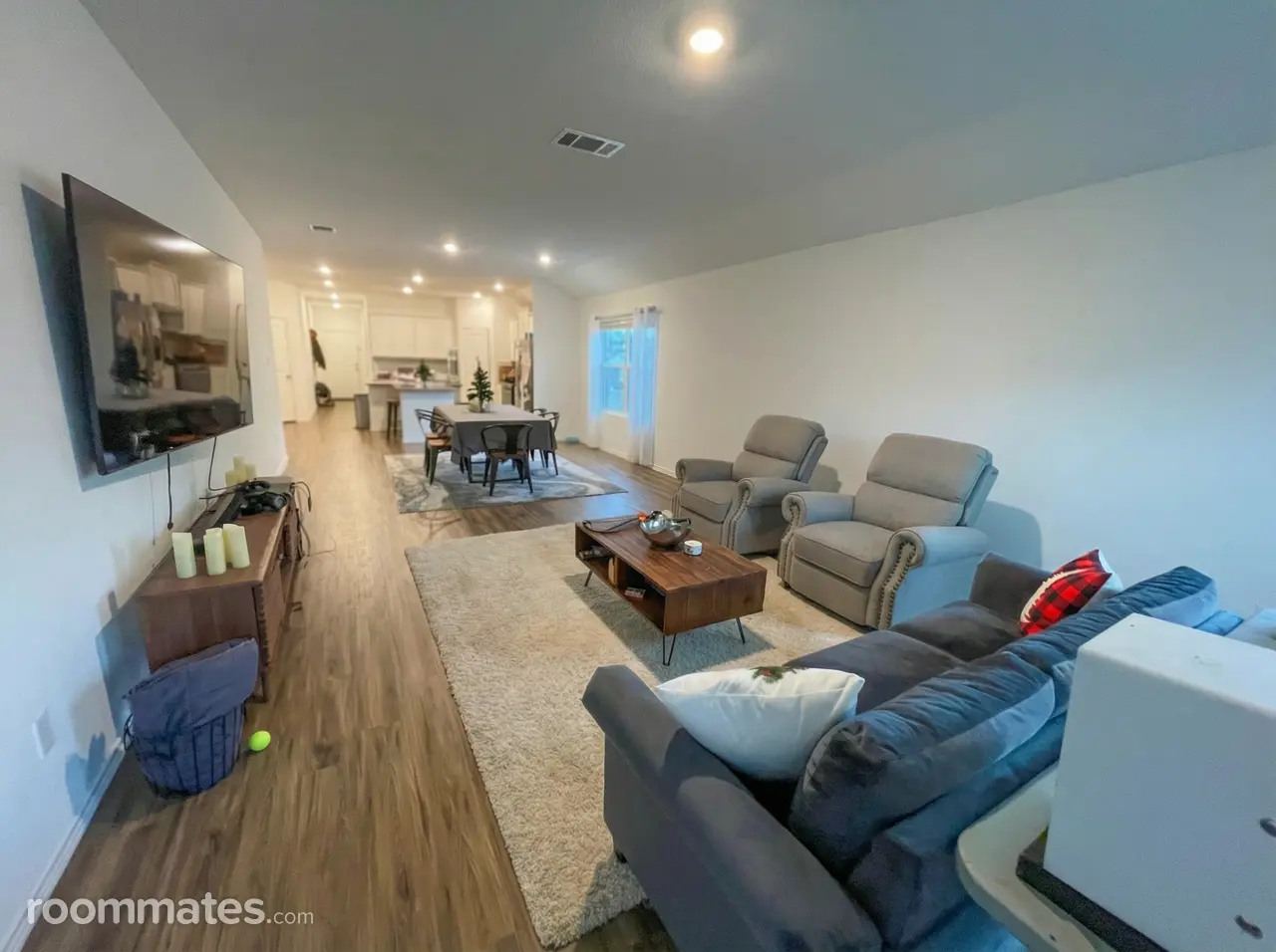 Profile photo 2 of 4