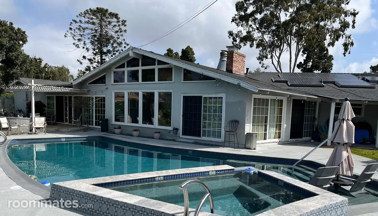 Profile photo 12 of 12