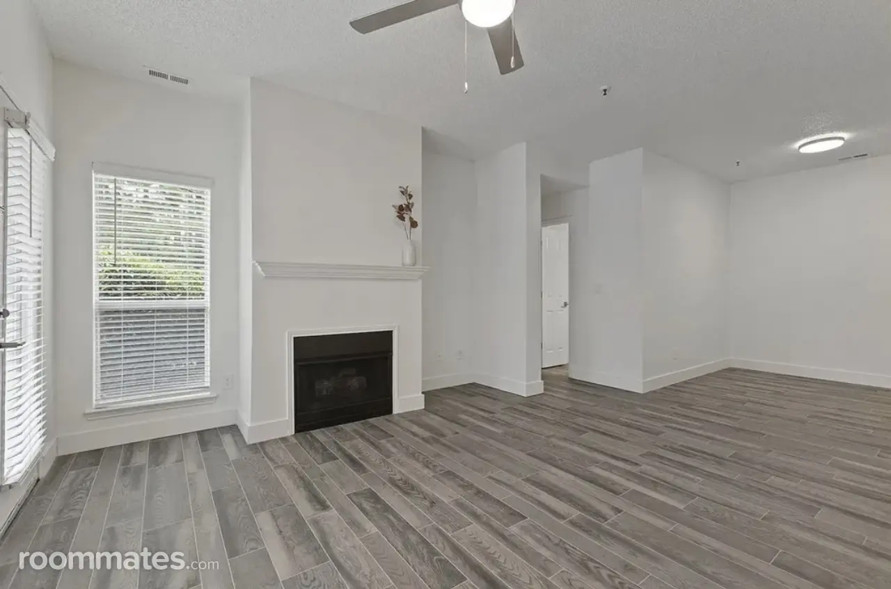 Profile photo 3 of 11