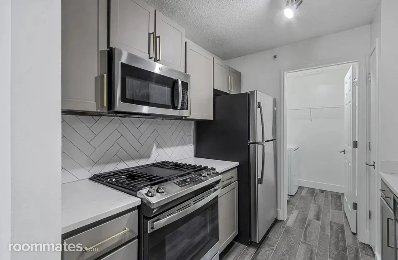 Profile photo 5 of 11