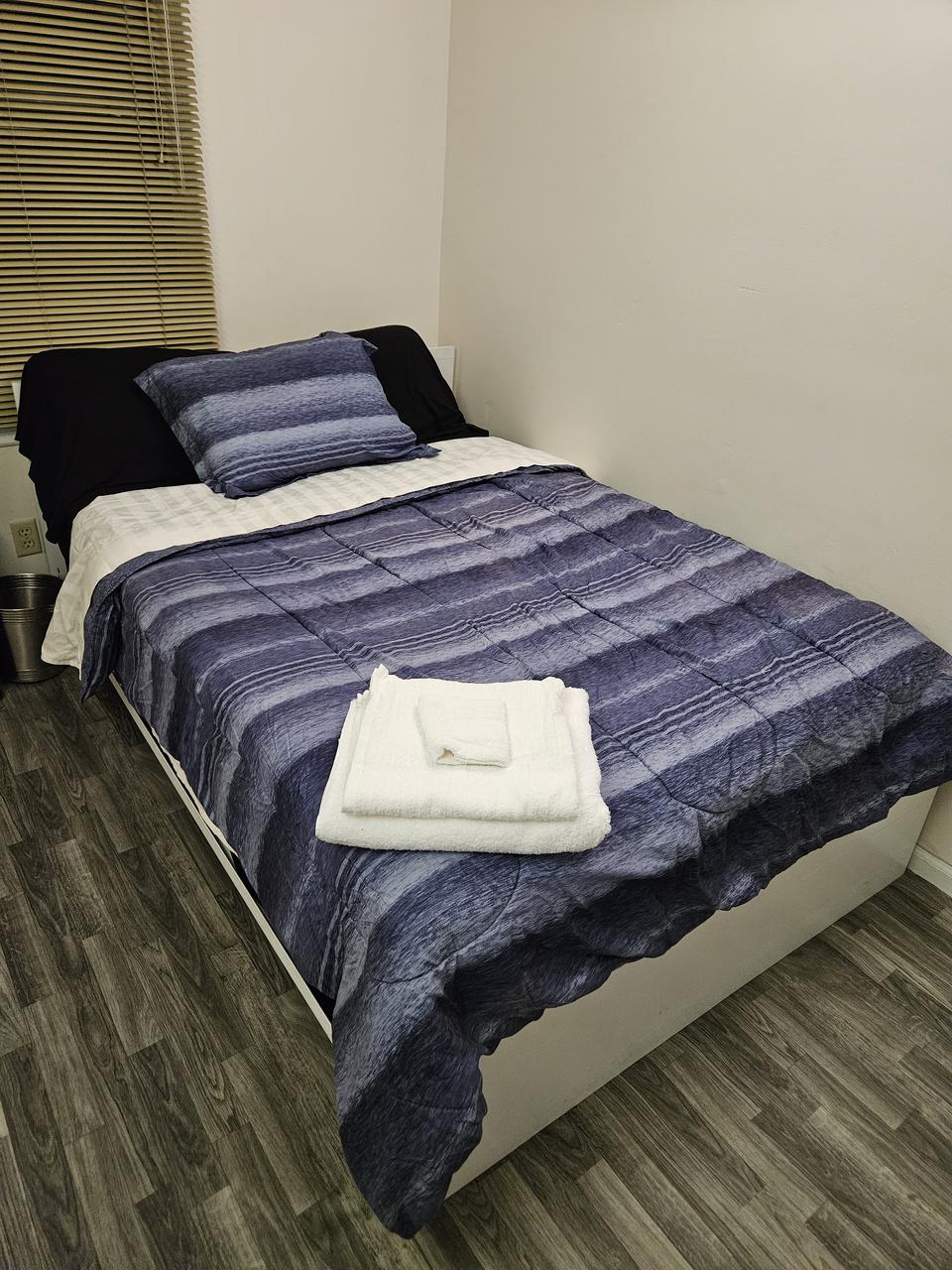 Profile photo 2 of 6