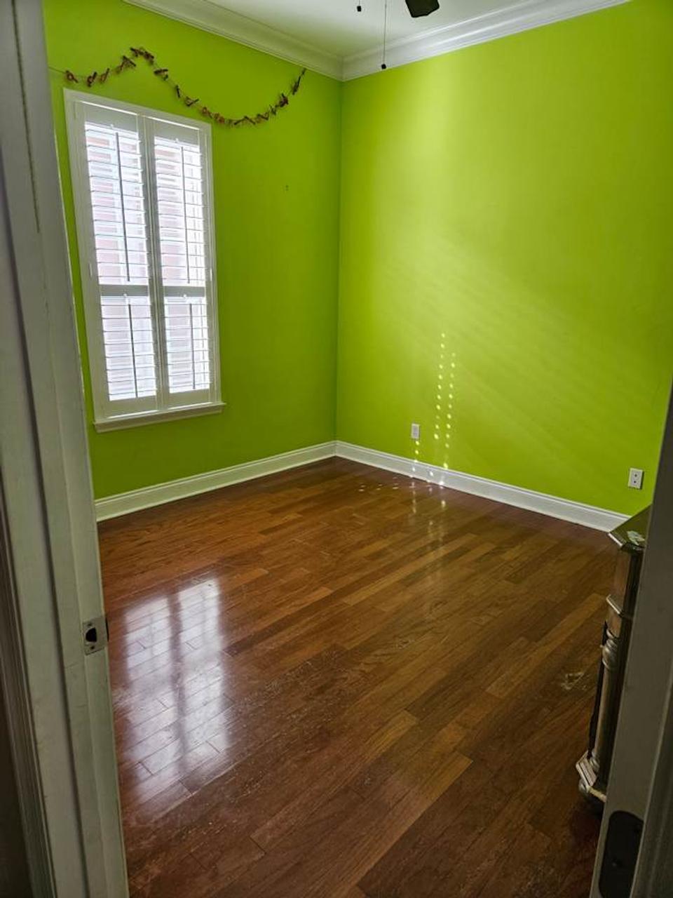 Profile photo 1 of 7