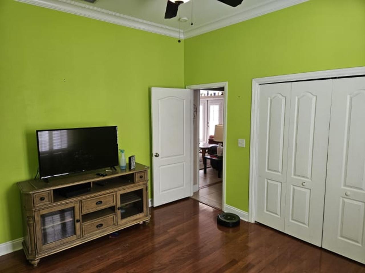 Profile photo 3 of 7