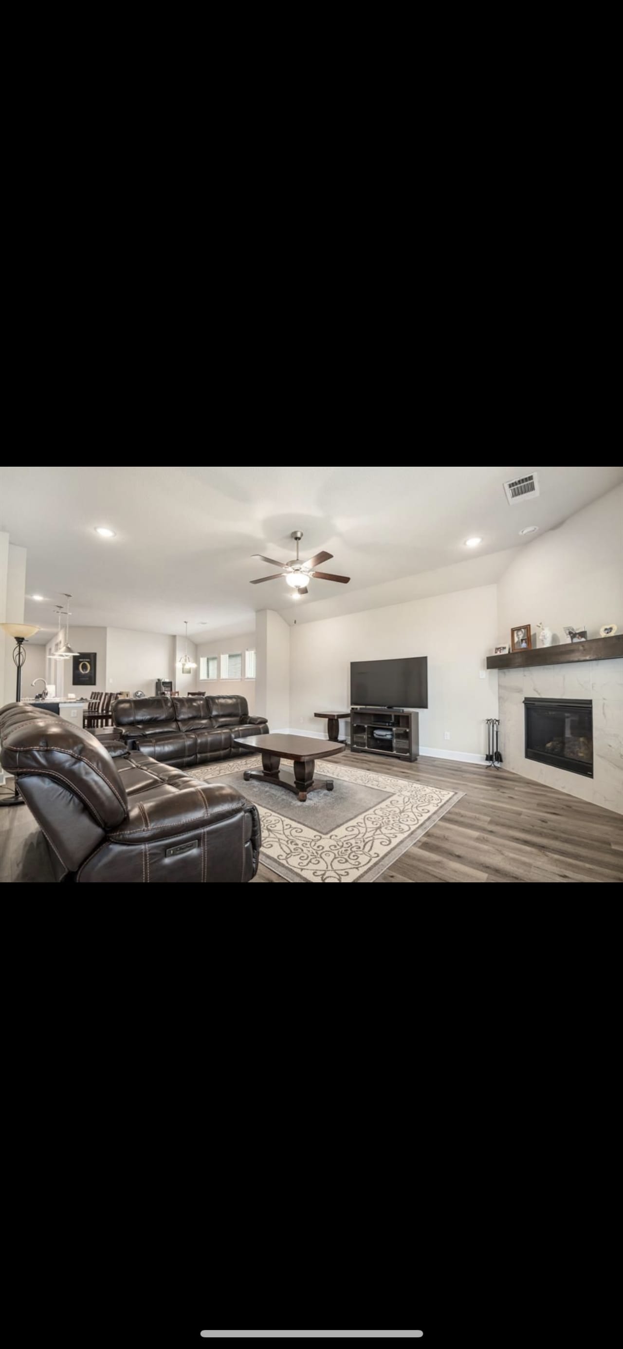 Profile photo 7 of 11