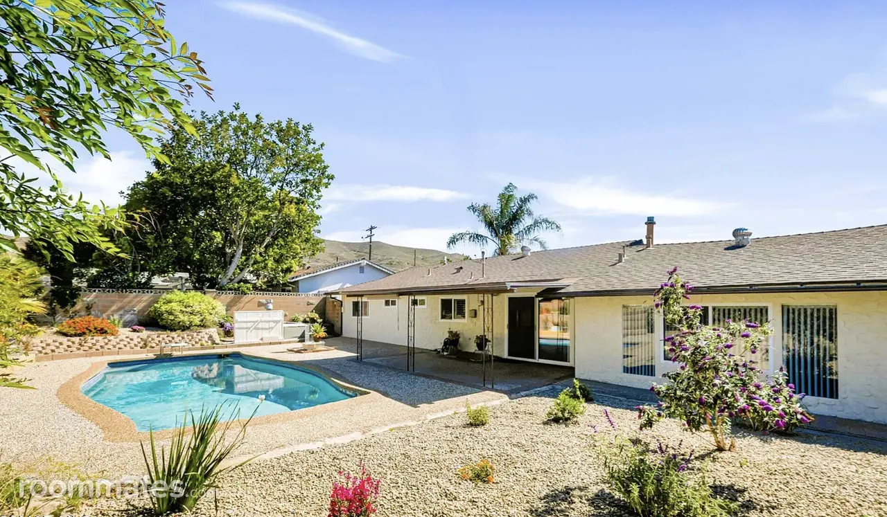 Profile photo 3 of 4