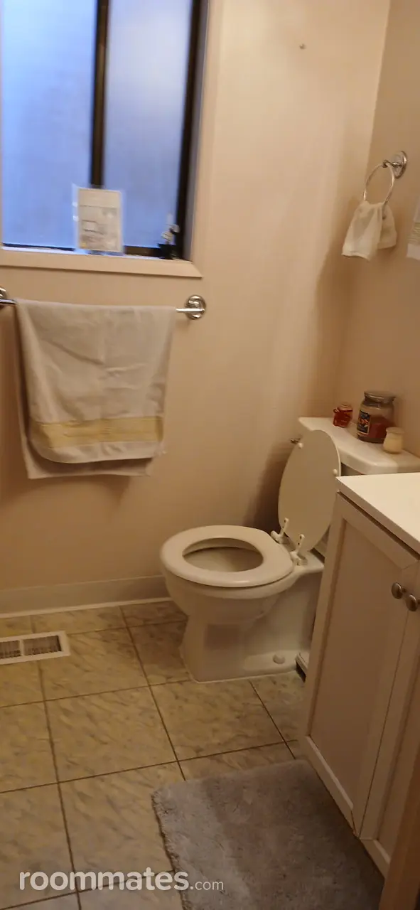 Profile photo 3 of 10